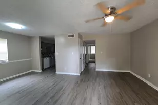 1329 Windsor St, Huntsville, TX 77340 - Photo 5