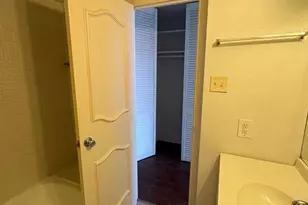 7510 Hornwood Dr, Houston, TX 77036 - Photo 7