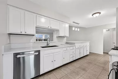 10123 Kent Towne Lane, Sugar Land, TX 77498 - Photo 9