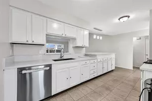 10123 Kent Towne Ln, Sugar Land, TX 77498 - Photo 11