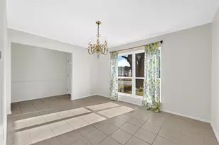 10123 Kent Towne Ln, Sugar Land, TX 77498 - Photo 9