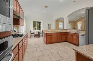 2129 Brittany Colony Dr, League City, TX 77573 - Photo 11