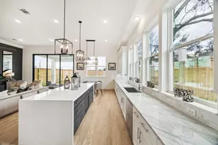 1720 Huge Oaks St, Houston, TX 77055 - Photo 9