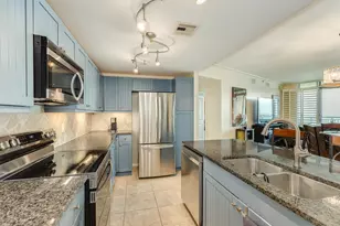 801 E Beach Dr, Galveston, TX 77550 - Photo 11