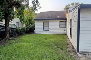 7318 Thurow St, Houston, TX 77087 - Photo 33