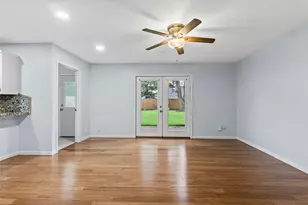 416 E Myrtle St, Angleton, TX 77515 - Photo 13