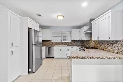 416 E Myrtle Street, Angleton, TX 77515 - Photo 15