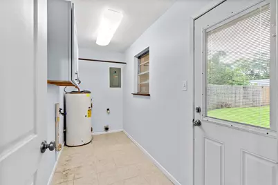 416 E Myrtle Street, Angleton, TX 77515 - Photo 17