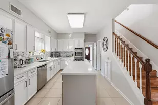 7927 Wolfield Ln, Houston, TX 77071 - Photo 9