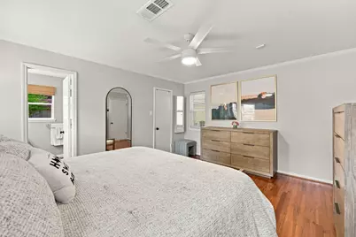 11307 Valley Spring Drive, Houston, TX 77043 - Photo 29