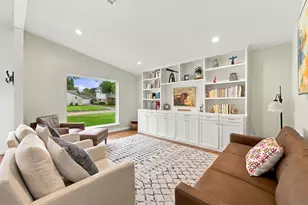 11307 Valley Spring Dr, Houston, TX 77043 - Photo 7