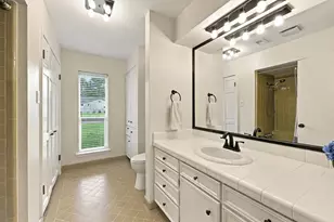 11307 Valley Spring Dr, Houston, TX 77043 - Photo 23