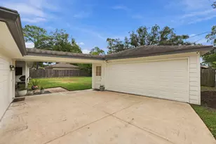 11307 Valley Spring Dr, Houston, TX 77043 - Photo 33