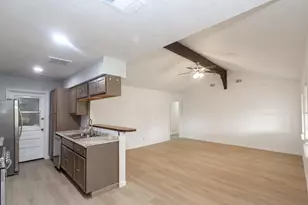 5704 Leggett Ln, Pearland, TX 77584 - Photo 7