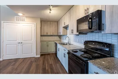 3300 Oak Creek Dr, Austin, TX 78727 - Photo 9