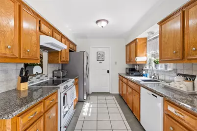 117 E Park Drive, Conroe, TX 77356 - Photo 9
