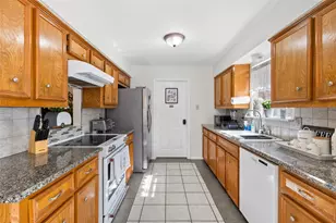 117 E Park Dr, Conroe, TX 77356 - Photo 9