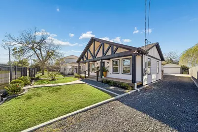 1502 Des Jardines Street, Houston, TX 77023 - Photo 35