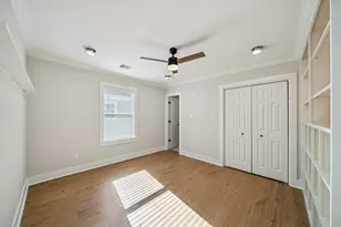 1502 Des Jardines St, Houston, TX 77023 - Photo 27