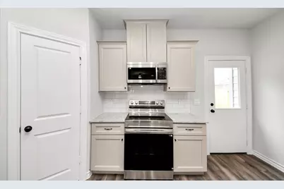 18724 Loom Drive, Conroe, TX 77306 - Photo 11