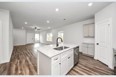 18724 Loom Drive, Conroe, TX 77306 - Photo 7
