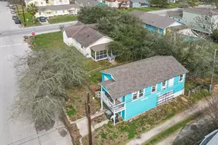 5127 Bernardo De Galvez, Galveston, TX 77551 - Photo 3