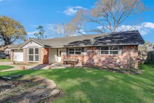 2303 Belvedere Dr, Baytown, TX 77520 - Photo 3