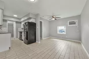 2914 Avenue K, Galveston, TX 77550 - Photo 3