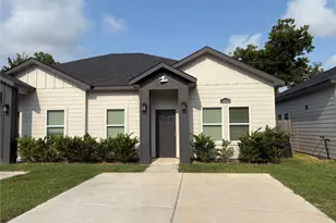 8110 Herschelwood St, Houston, TX 77033 - Photo 3
