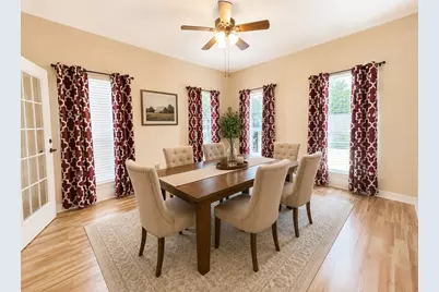 2204 Springwood Dr, Brenham, TX 77833 - Photo 9