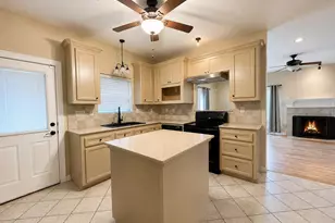 2204 Springwood Dr, Brenham, TX 77833 - Photo 7