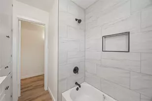 5942 Ridgeway Dr, Houston, TX 77033 - Photo 19