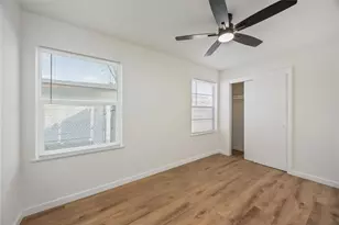 5942 Ridgeway Dr, Houston, TX 77033 - Photo 17