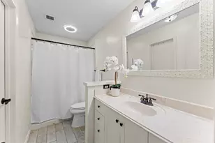 17815 Heritage Colony Ct, Webster, TX 77598 - Photo 11