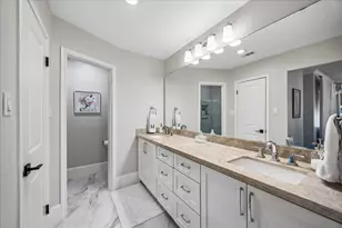 2555 Bering Dr, Houston, TX 77057 - Photo 17