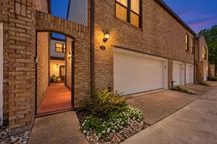 2555 Bering Dr, Houston, TX 77057 - Photo 5
