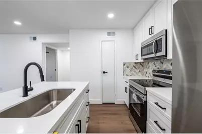 1500 Bay Area Boulevard #331, Houston, TX 77058 - Photo 11