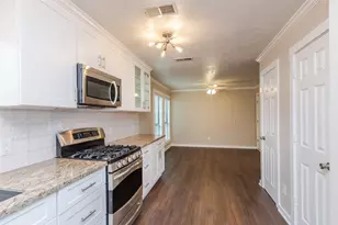 1611 Oakdale St, Houston, TX 77004 - Photo 13