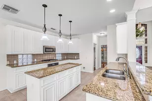 10023 Katherine Ct, Houston, TX 77089 - Photo 11