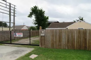 3135 Golfcrest Blvd, Houston, TX 77087 - Photo 5
