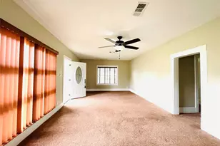 229 E Saunders St, League City, TX 77573 - Photo 5