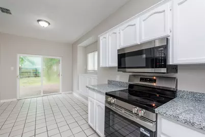 11313 Red Creek Circle, Corpus Christi, TX 78410 - Photo 7