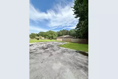 320 Hebert Street, Vidor, TX 77662 - Photo 3