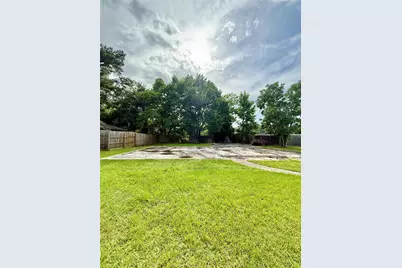 320 Hebert Street, Vidor, TX 77662 - Photo 1