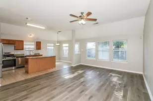 21807 Cascade Hollow Ln, Spring, TX 77379 - Photo 3