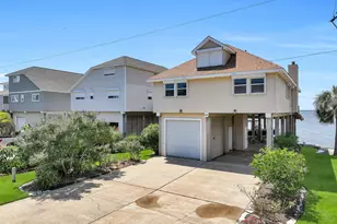 243 Isles End Rd, Tiki Island, TX 77554 - Photo 3