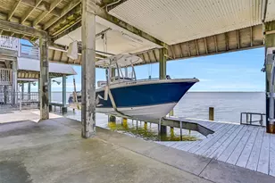 243 Isles End Rd, Tiki Island, TX 77554 - Photo 31