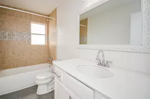 4906 E Orem Dr, Houston, TX 77048 - Photo 7