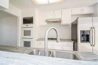 4906 E Orem Drive, Houston, TX 77048 - Photo 5