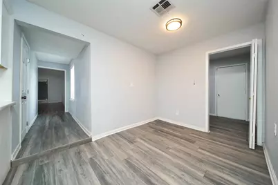 8718 Pattibob Street, Houston, TX 77029 - Photo 9